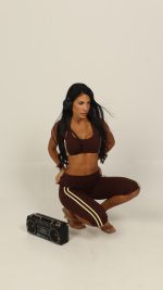 Milan Brown Capri Legging - Image 9
