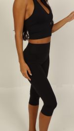 Core Capri Black Legging - Image 11