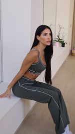 Iris Olive Flared Legging - Image 2